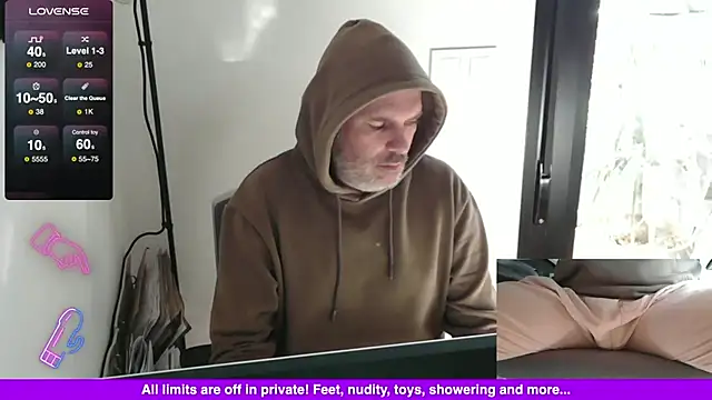 Snapshot of Francesco-ES chatting on December 29, 2024, 3:03 pm Francesco-ES online show from December 29, 2024, 3:03 pm