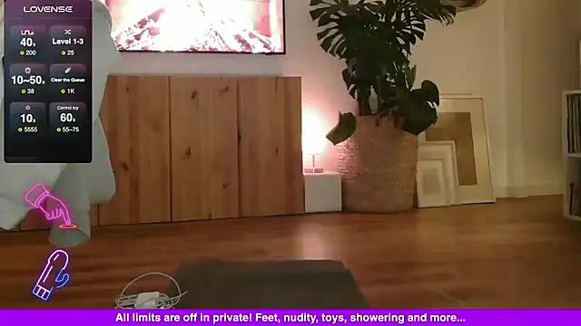 Snapshot of Francesco-ES chatting on January 1, 2025, 9:52 pm Francesco-ES online show from January 1, 2025, 9:52 pm
