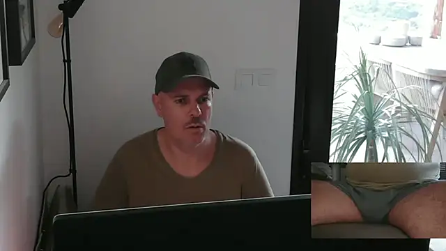 Snapshot of Francesco-ES chatting on January 5, 2025, 4:27 pm Francesco-ES online show from January 5, 2025, 4:27 pm