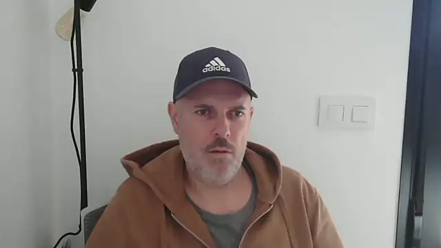 Snapshot of Francesco-ES chatting on January 31, 2025, 12:51 pm Francesco-ES online show from January 31, 2025, 12:51 pm