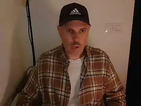 Snapshot of Francesco-ES chatting on December 4, 2024, 7:50 pm Francesco-ES online show from December 4, 2024, 7:50 pm