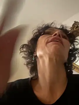 MireyaTorresGu online show from November 23, 2025, 12:37 pm