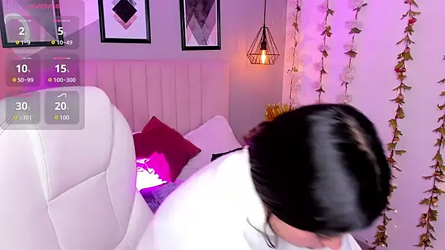 MiaDlucca online show from March 1, 2025, 5:16 pm