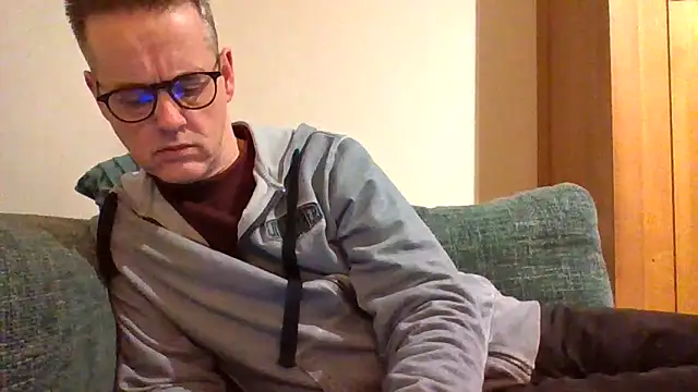 Hectorthyssen1 online show from January 3, 2025, 11:01 pm
