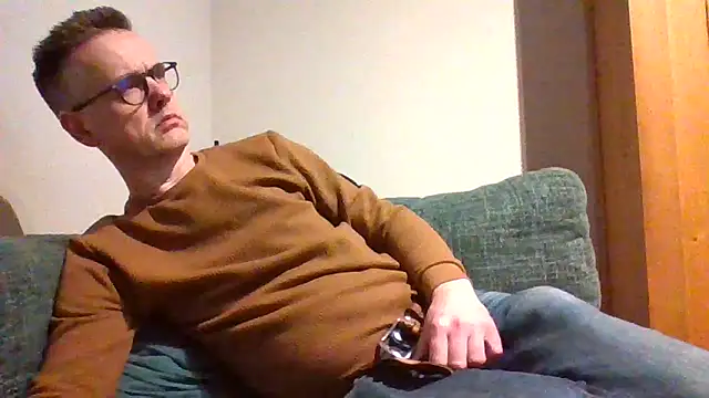 Hectorthyssen1 online show from February 5, 2025, 10:33 pm