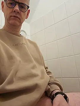 Hectorthyssen1 online show from February 16, 2026, 10:47 am