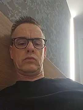 Hectorthyssen1 online show from January 14, 2026, 10:02 pm