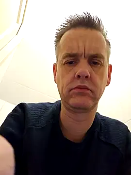 Hectorthyssen1 online show from January 13, 2025, 7:31 pm