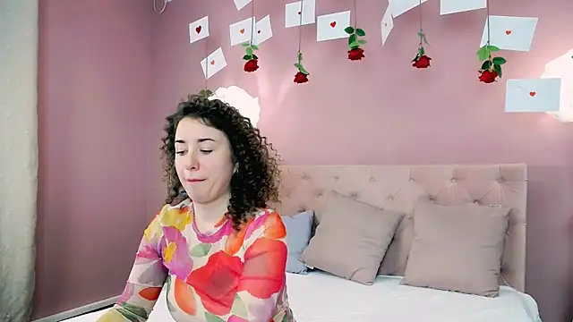 Snapshot of LeonnaJones chatting on February 14, 2025, 12:25 pm LeonnaJones online show from February 14, 2025, 12:25 pm