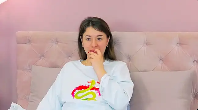 Snapshot of LeonnaJones chatting on February 20, 2025, 10:26 pm LeonnaJones online show from February 20, 2025, 10:26 pm