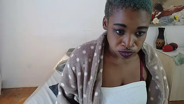 FLOWERLIPS25 online show from February 26, 2025, 3:21 pm