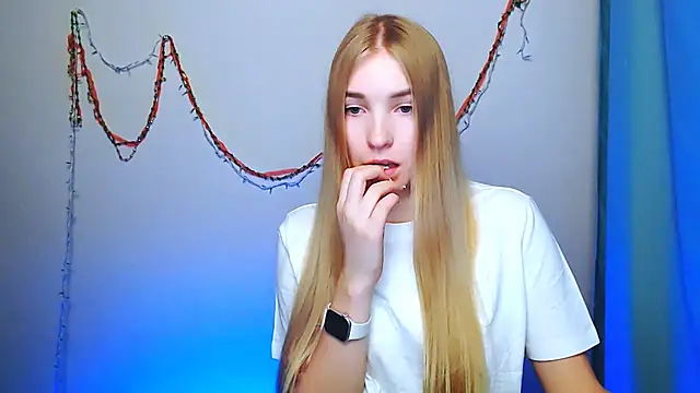 Queen ofLove online show from December 19, 2025, 3:03 pm