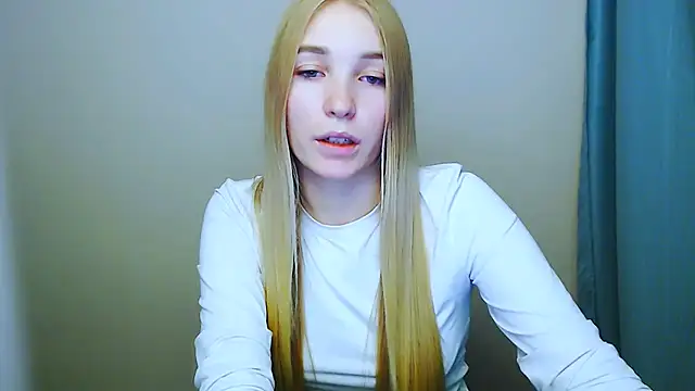 Queen ofLove online show from December 3, 2025, 9:36 pm