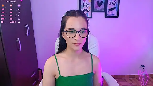 mariaan m  online show from February 25, 2025, 9:15 pm