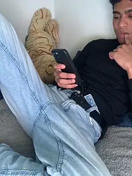 Snapshot of Ryan-hot chatting on October 30, 2025, 12:09 am Ryan-hot online show from October 30, 2025, 12:09 am