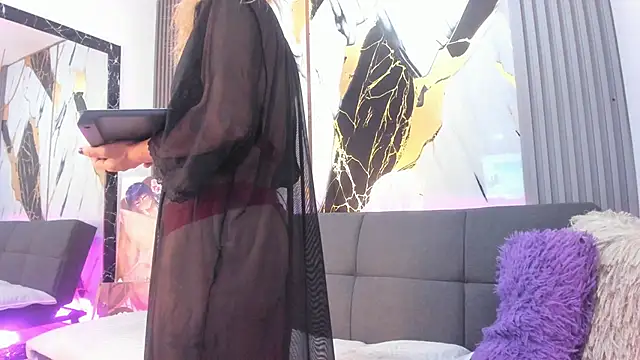 sophiee evanss  online show from January 25, 2025, 9:26 am