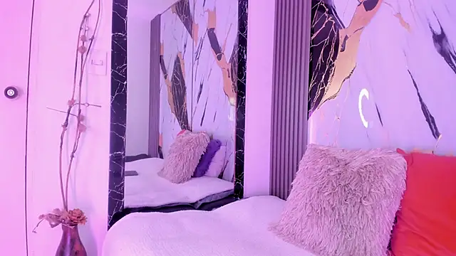 sophiee evanss  online show from January 13, 2025, 10:58 am