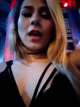 sophiee evanss  online show from February 2, 2025, 4:26 am