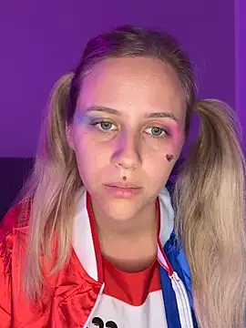 Snapshot of lunawolf21 chatting on October 18, 2025, 5:48 pm lunawolf21 online show from October 18, 2025, 5:48 pm