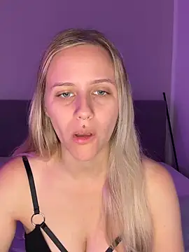 Snapshot of lunawolf21 chatting on October 21, 2025, 6:46 am lunawolf21 online show from October 21, 2025, 6:46 am