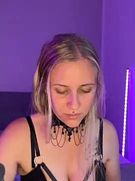 Snapshot of lunawolf21 chatting on September 27, 2025, 8:53 am lunawolf21 online show from September 27, 2025, 8:53 am