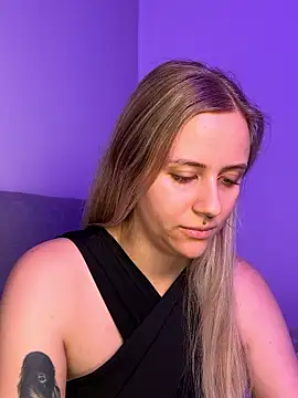 lunawolf21 online show from January 10, 2026, 11:27 am