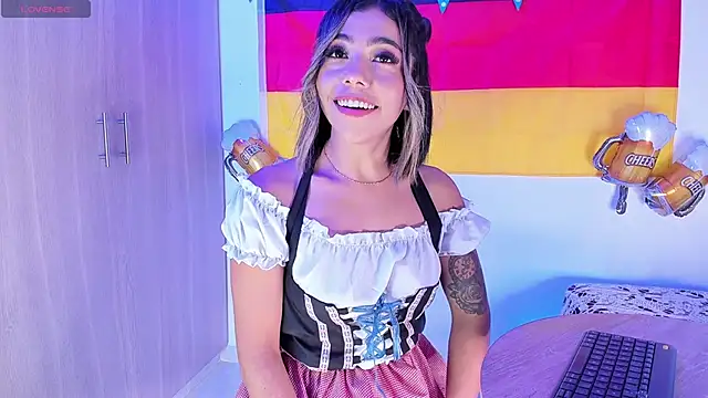 Snapshot of AndreaVelasco chatting on October 1, 2025, 7:07 pm AndreaVelasco online show from October 1, 2025, 7:07 pm