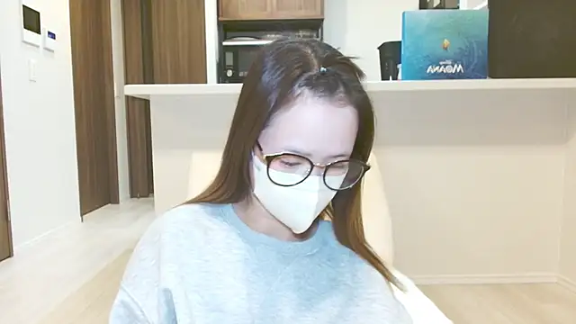  hina chan  online show from September 25, 2025, 1:39 pm