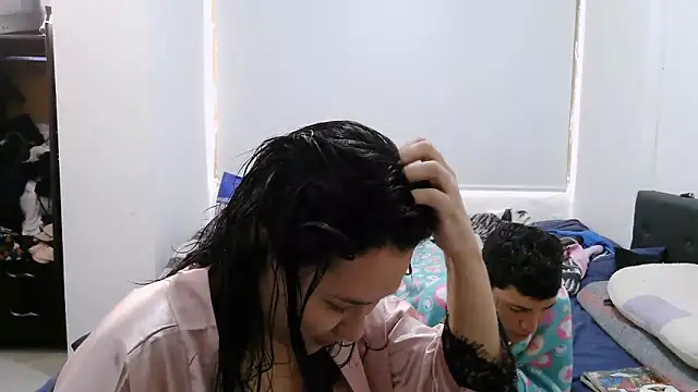 luxandracon23 online show from October 29, 2025, 4:28 pm