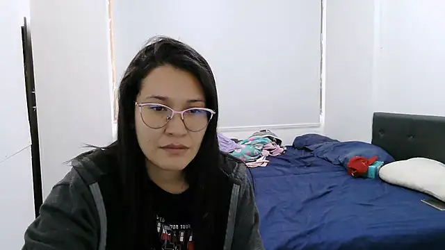 luxandracon23 online show from October 1, 2025, 6:34 pm