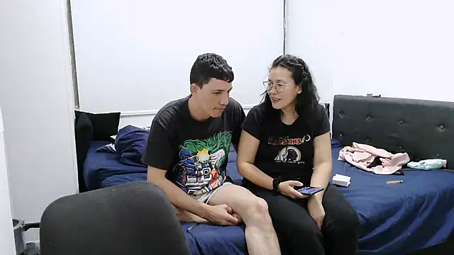 luxandracon23 online show from September 25, 2025, 6:19 am