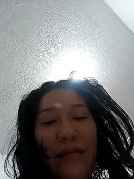 luxandracon23 online show from October 24, 2025, 3:22 pm