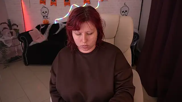 Snapshot of LiliyaMoon chatting on November 1, 2025, 7:35 am LiliyaMoon online show from November 1, 2025, 7:35 am