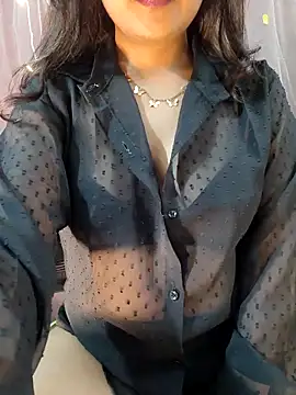 deslisexpriya online show from November 24, 2025, 6:19 pm