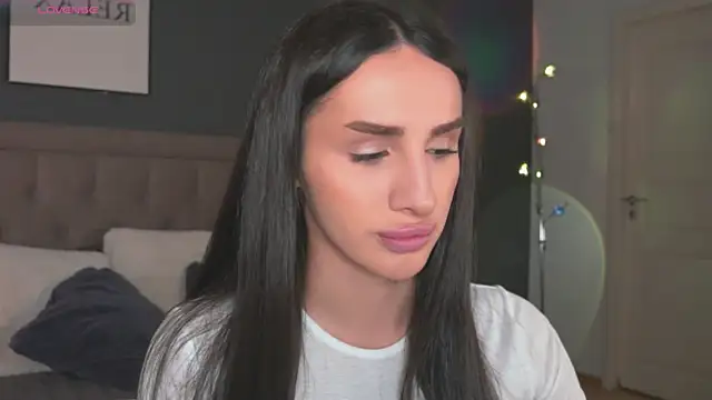 Kim Oberlin  online show from December 1, 2025, 11:11 am