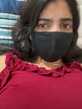 Lunaxx001 online show from April 3, 2026, 5:41 pm