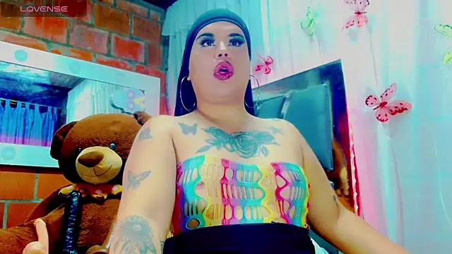 nauthyvalentina online show from February 22, 2026, 1:02 pm