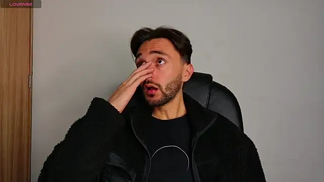 jakemagnus online show from October 1, 2025, 12:42 pm