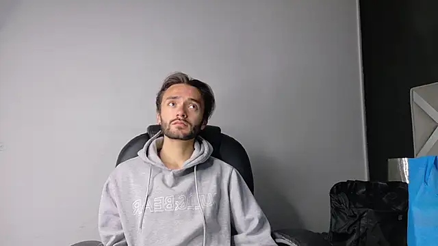 jakemagnus online show from September 25, 2025, 11:49 am