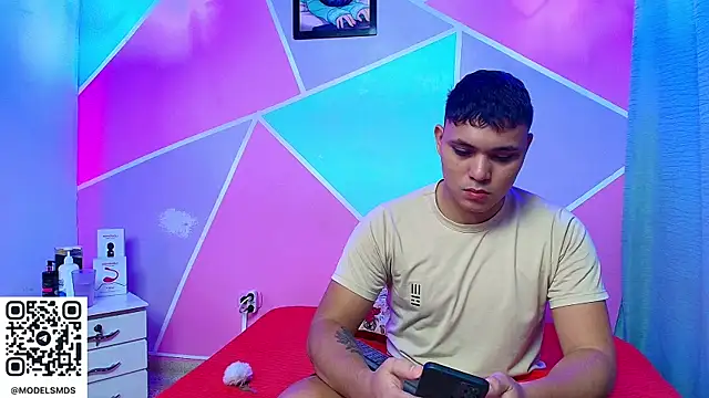 Snapshot of couple_lovelyds chatting on January 8, 2026, 8:37 pm couple lovelyds online show from January 8, 2026, 8:37 pm