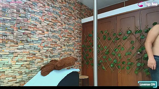 Snapshot of couple_lovelyds chatting on December 2, 2025, 9:16 pm couple lovelyds online show from December 2, 2025, 9:16 pm