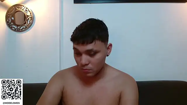 couple lovelyds online show from October 23, 2025, 8:40 pm