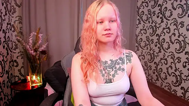 Snapshot of boostyboobs chatting on October 1, 2025, 3:11 am boostyboobs online show from October 1, 2025, 3:11 am