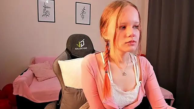 Snapshot of boostyboobs chatting on March 3, 2025, 9:15 pm boostyboobs online show from March 3, 2025, 9:15 pm