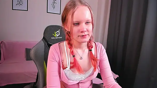 Snapshot of boostyboobs chatting on February 18, 2025, 12:15 am boostyboobs online show from February 18, 2025, 12:15 am