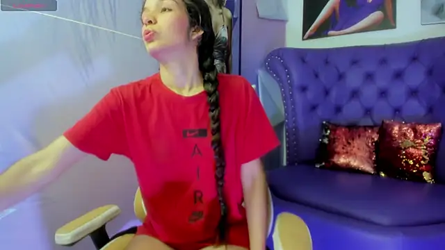 ariana  sweet  online show from November 29, 2025, 11:43 am