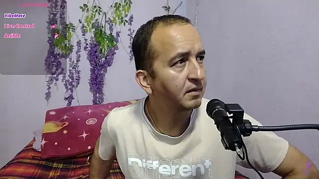 Snapshot of yazforeSolo chatting on September 26, 2025, 1:40 pm yazforeSolo online show from September 26, 2025, 1:40 pm