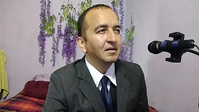 Snapshot of yazforeSolo chatting on September 18, 2025, 2:31 pm yazforeSolo online show from September 18, 2025, 2:31 pm