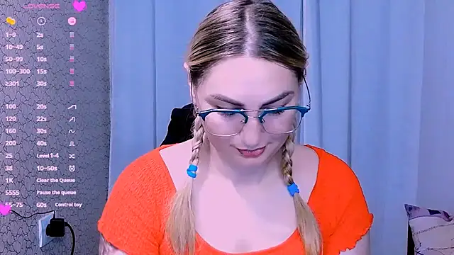 Snapshot of JaneLaJewel chatting on November 17, 2025, 8:02 pm JaneLaJewel online show from November 17, 2025, 8:02 pm