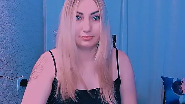 Snapshot of JaneLaJewel chatting on December 16, 2025, 8:40 am JaneLaJewel online show from December 16, 2025, 8:40 am